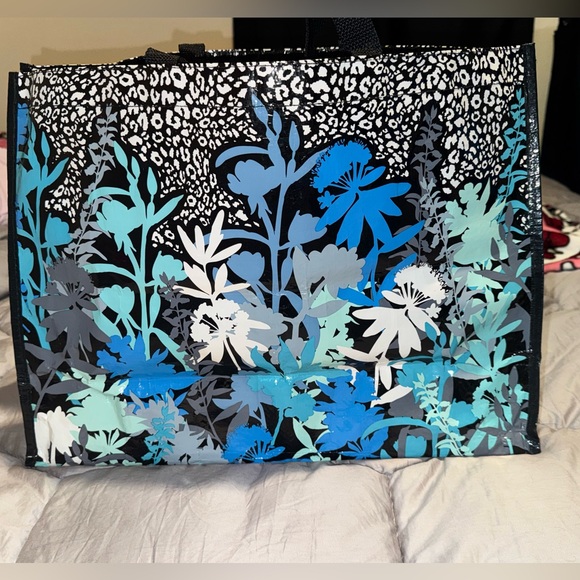 Vera Bradley Handbags - Vera Bradley Floral/Leopard Reusable Grocery tote!